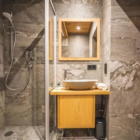 Alpine Essence - Luxury In Zell Am Center Apartment *